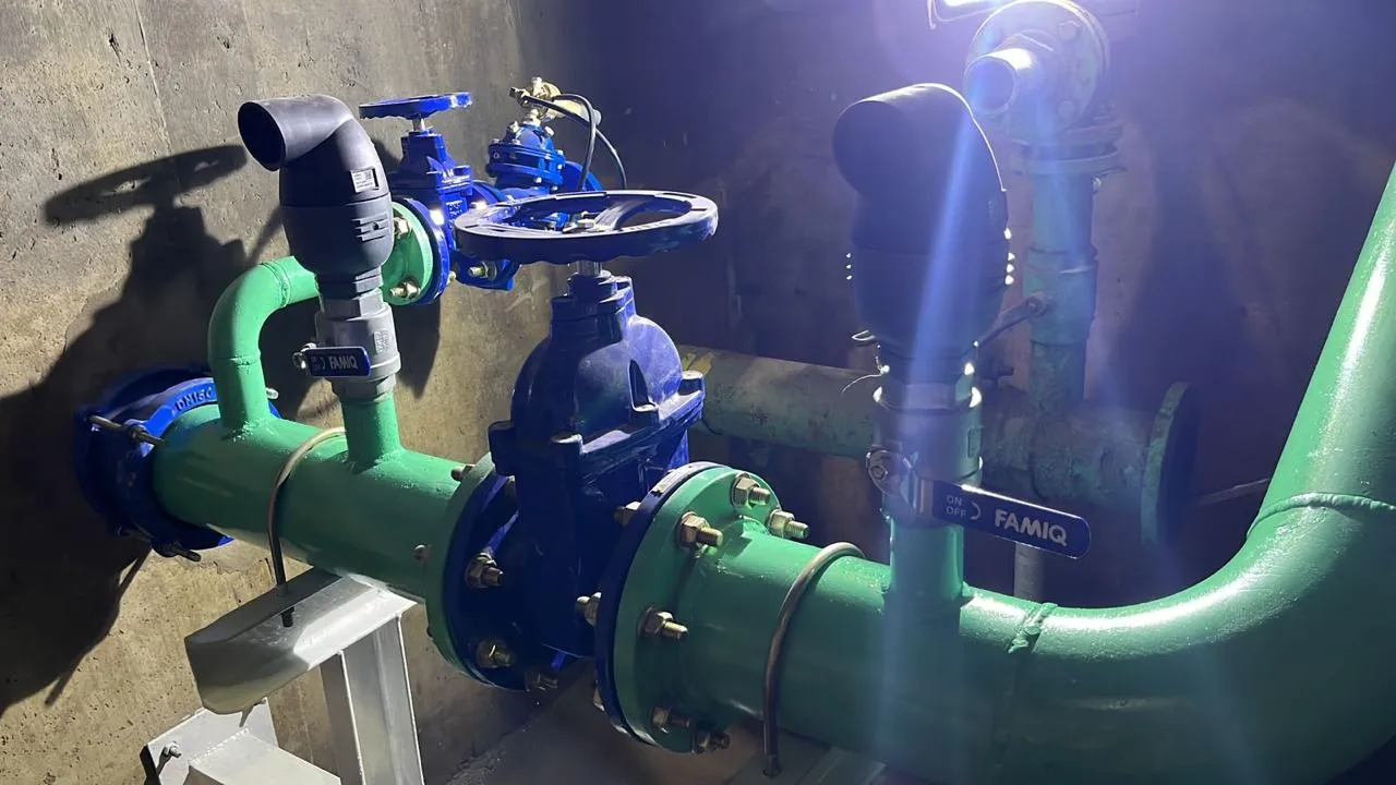 Red de cañerías de agua industrial — MCM3 SRL