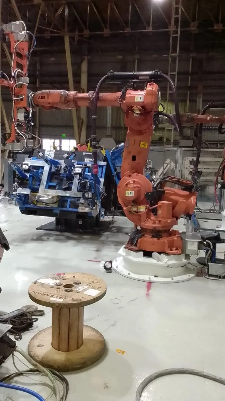 Mesas giratorias soldadura robot industrial — MCM3 SRL